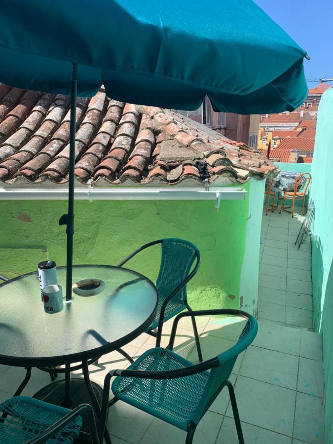 Guesthouse Pena Lisbona Esterno foto
