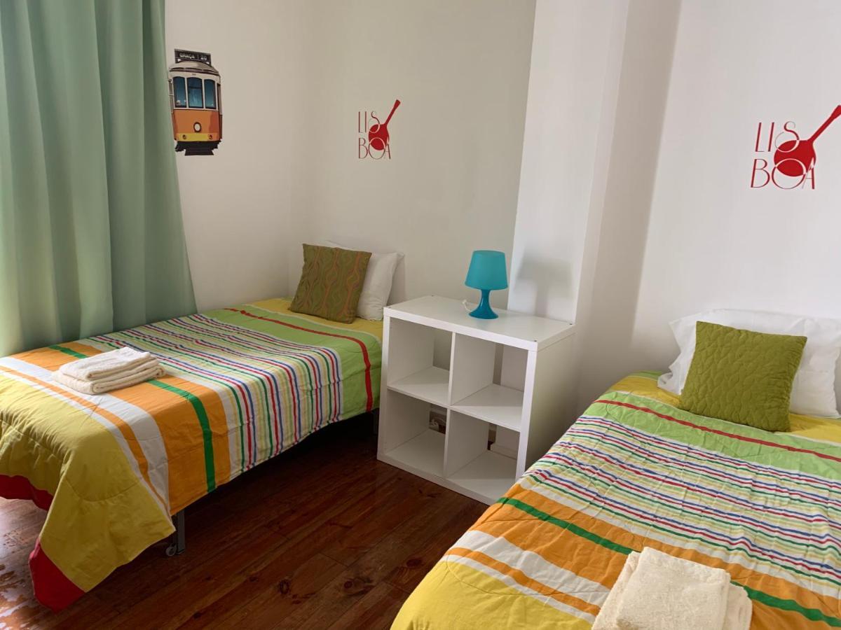 Guesthouse Pena Lisbona Esterno foto